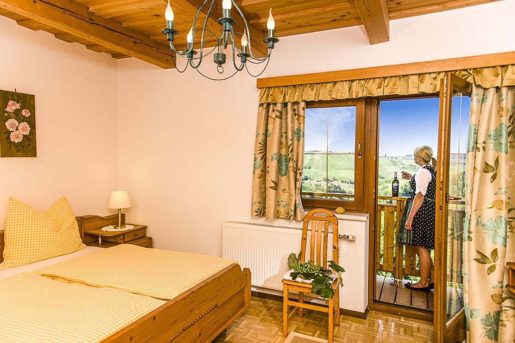 Weingut- Gaestezimmer Marko Leutschach Kültér fotó