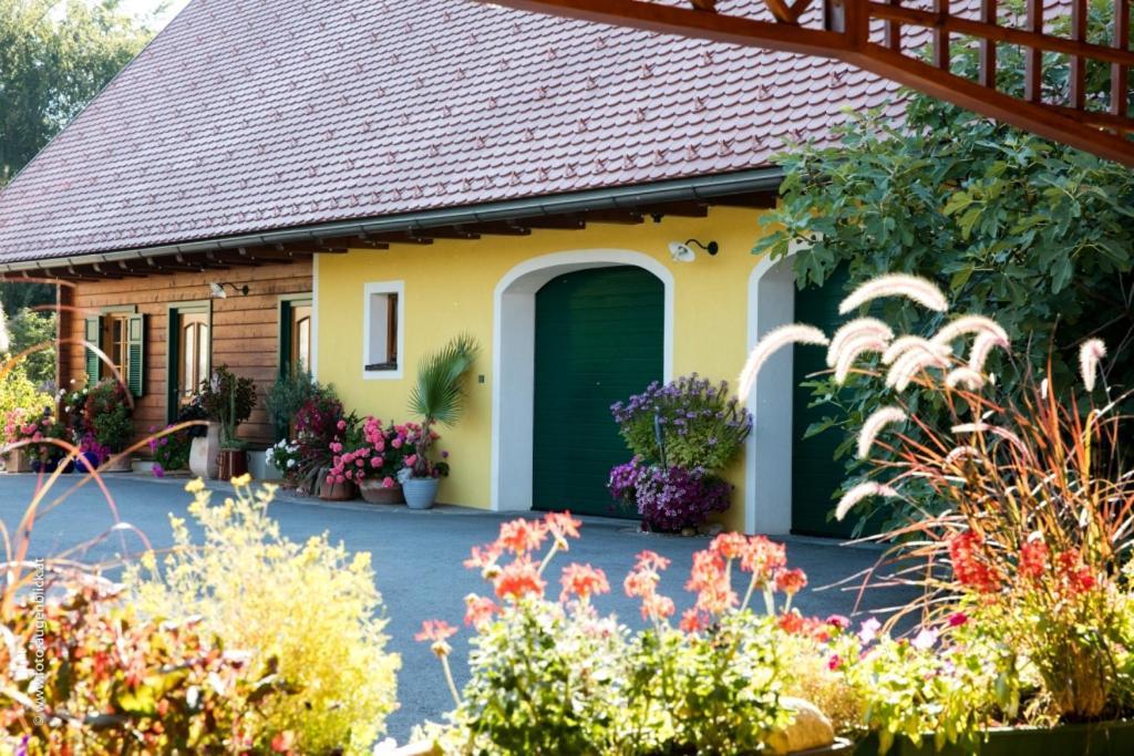 Weingut- Gaestezimmer Marko Leutschach Kültér fotó