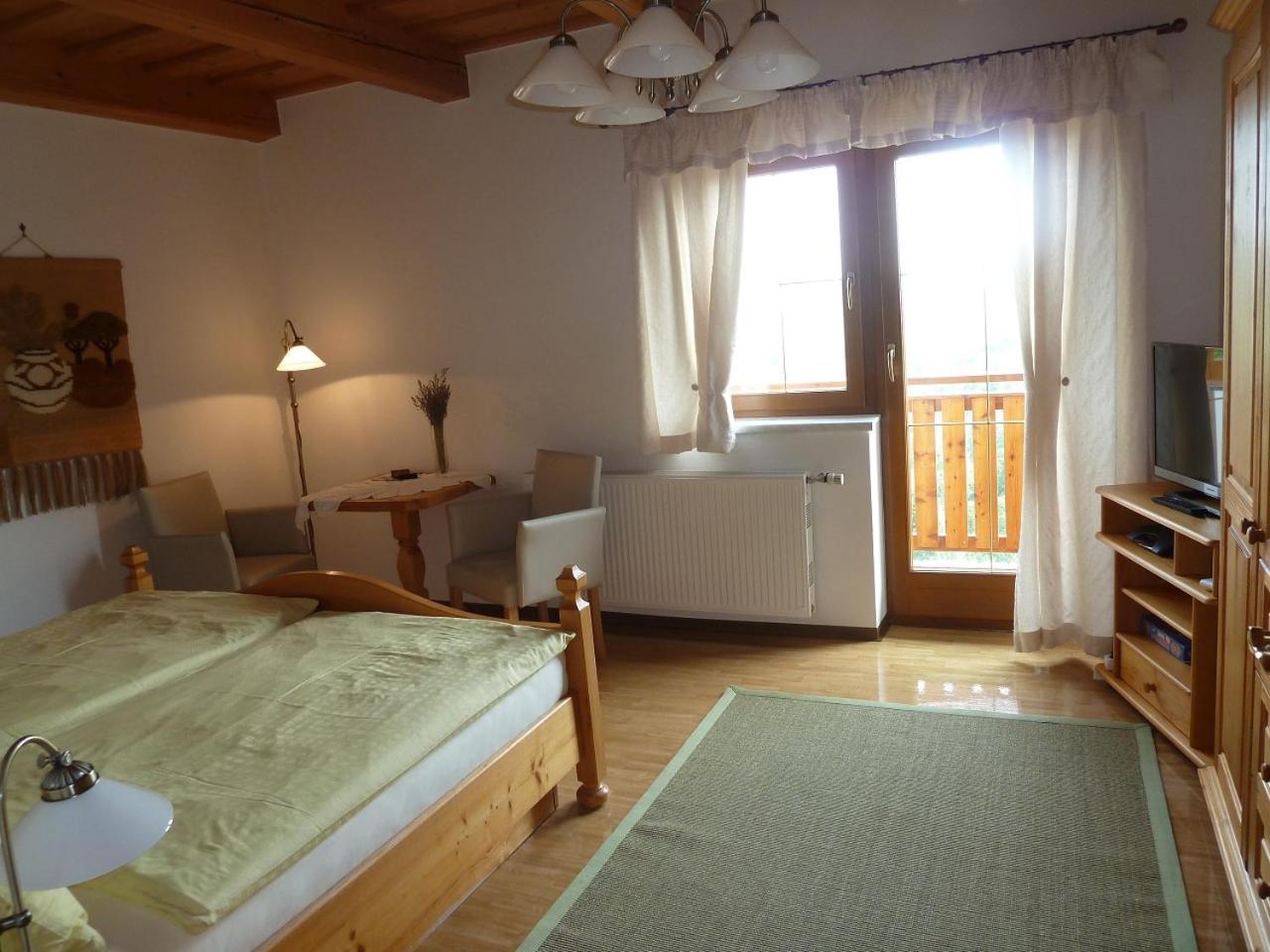 Weingut- Gaestezimmer Marko Leutschach Kültér fotó